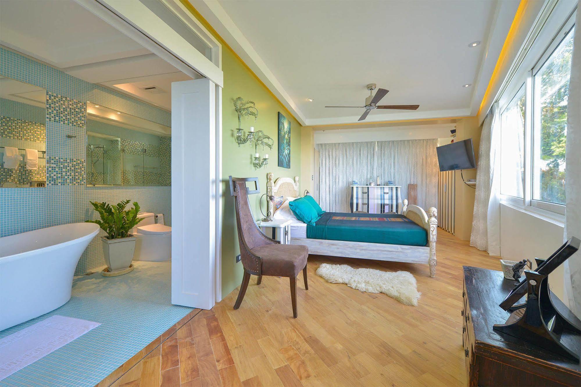 Boracay Karuna Luxury Suites 발라박 외부 사진